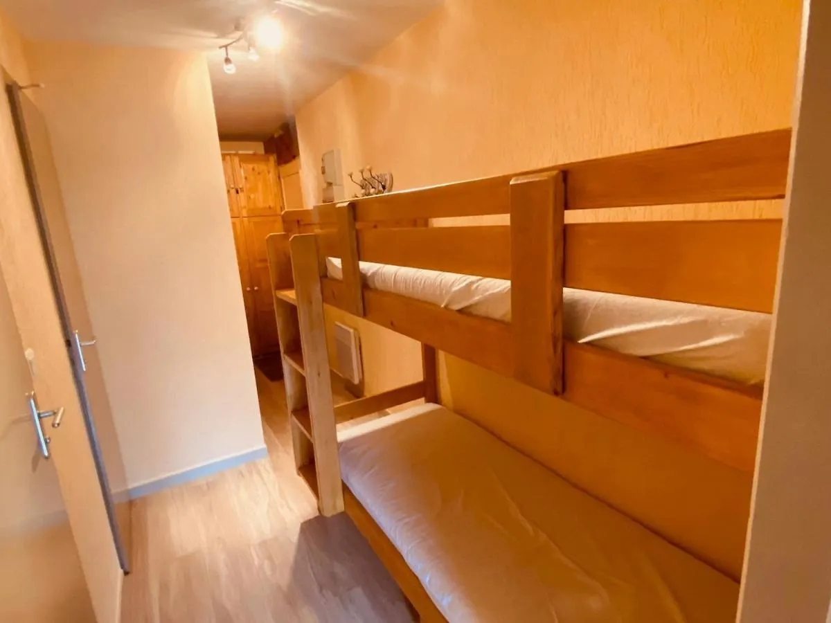 Appartement Moderne Centre Village Avec Balcon Et Garage - Fr-1-459-222 La Clusaz