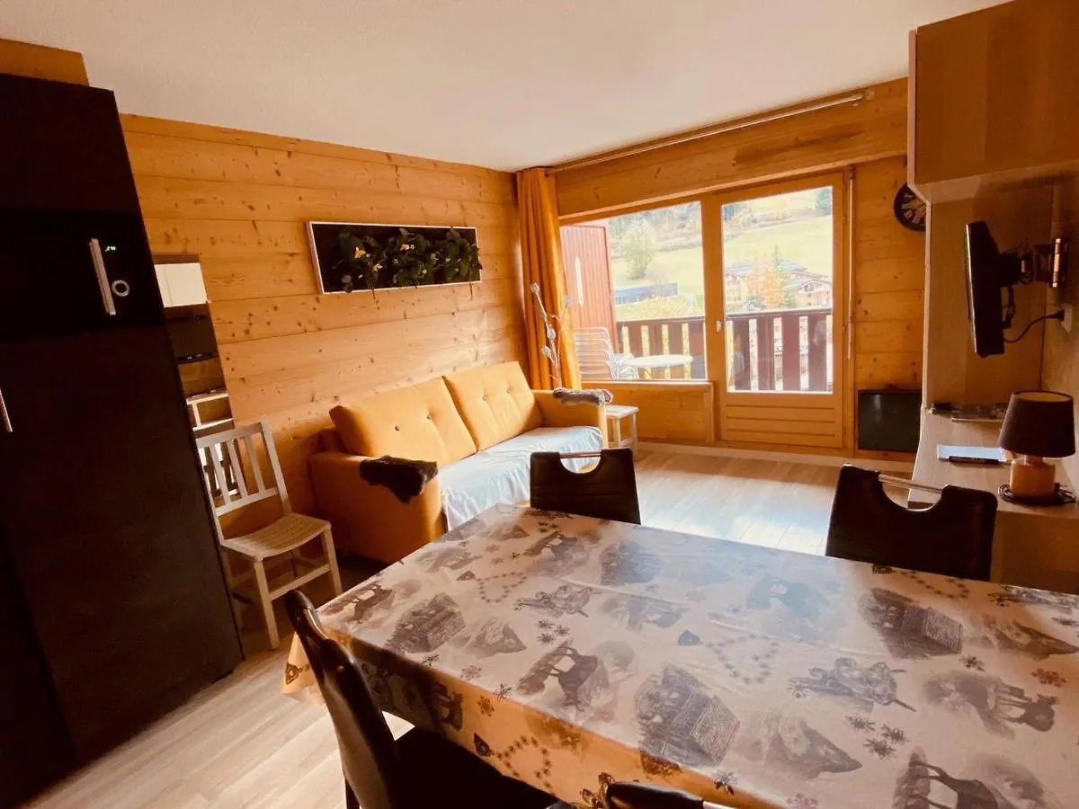 Appartement Moderne Centre Village Avec Balcon Et Garage - Fr-1-459-222 La Clusaz Apartment